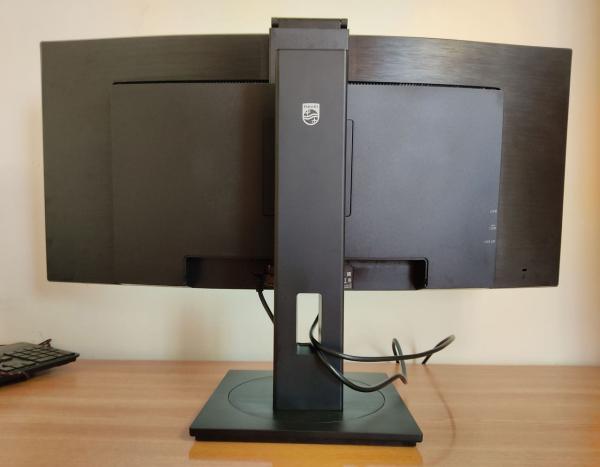 Монитор Philips Brilliance 346P1CRH сзади